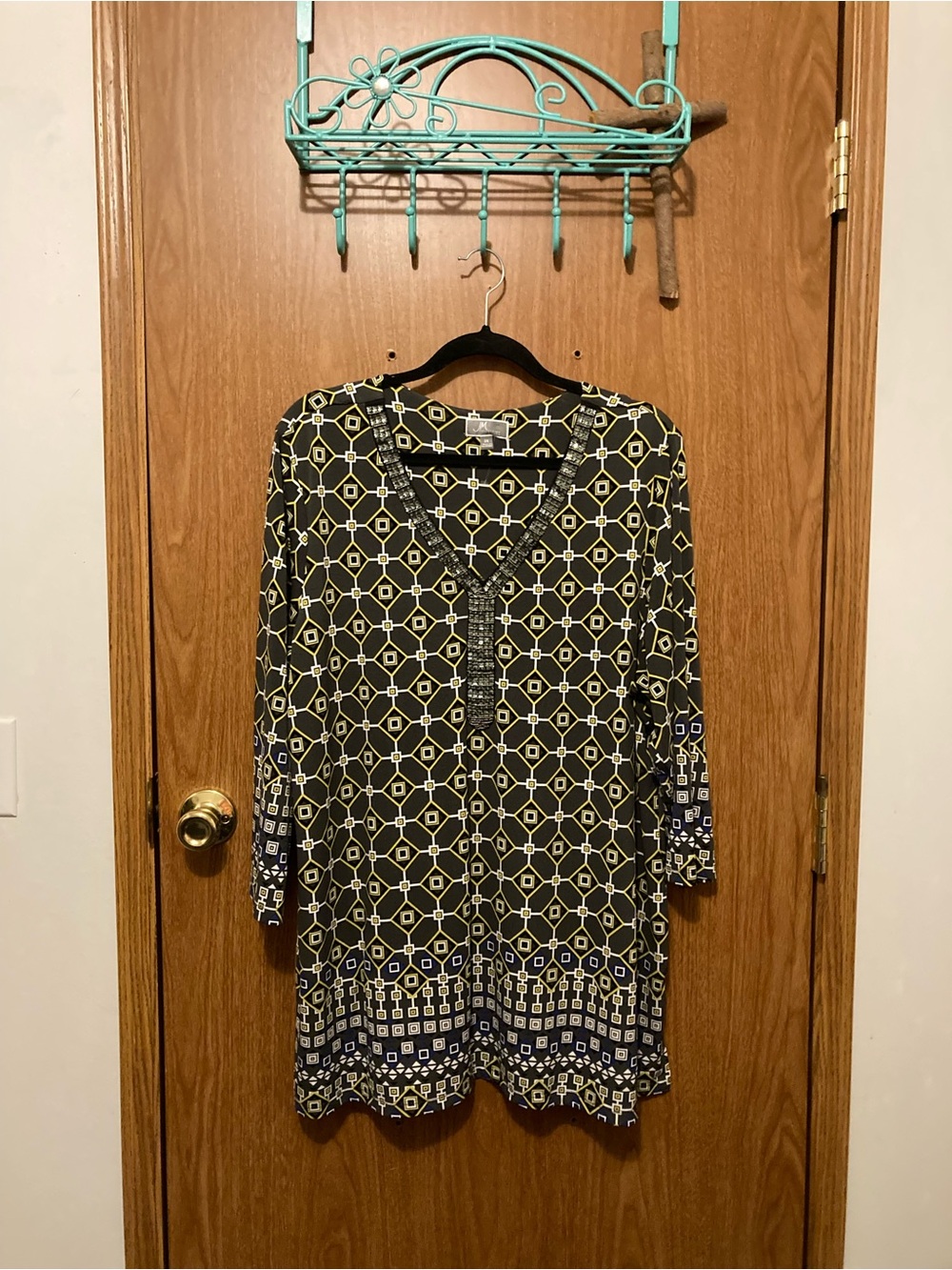 JM Collection Black and Cream Geometric V-Neck Tunic